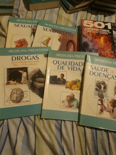 Livros de medicina preventiva - diversos temas e 501 desastres mais devastadoras de todos 