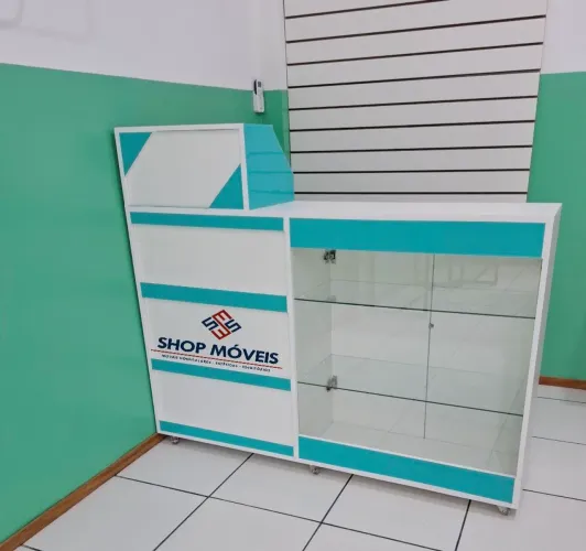 Balcão Caixa Vitrine para lojas.