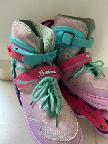 Patins Radikale que solta fumaça