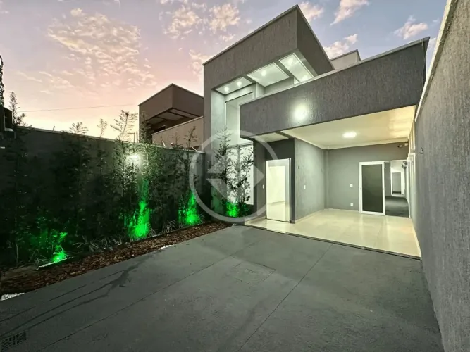 CASA COM 3 Q (1 SUÍTE) COM SISTEMA DE AUTOMAÇÃO/SEGURANÇA DIRETO NO CELULAR NO RESIDENCIAL