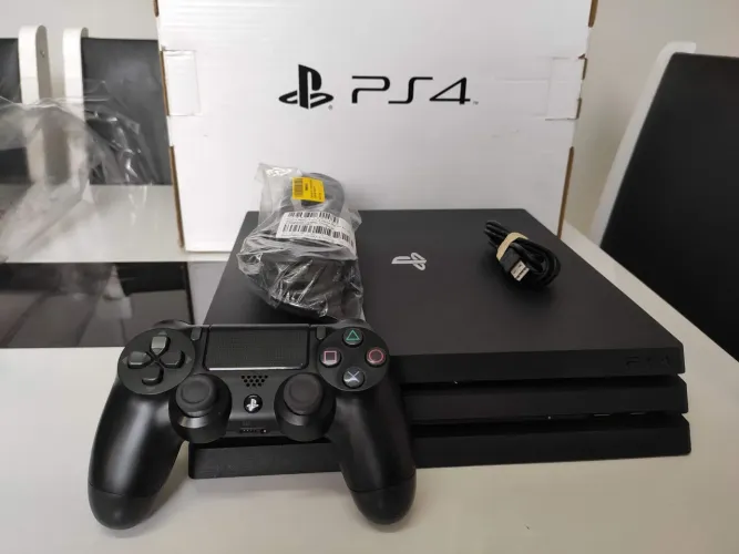 PS4 PRO 4K HDR 1TB