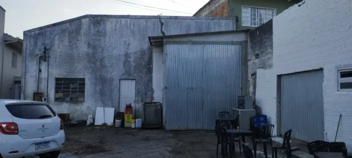Galpão de 220m² no Saco Grande