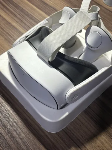 Meta Quest 3S 128GB VR - Usado