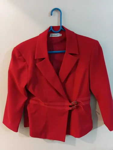 Vendo um blazer feminino tamanho P marca rabusch