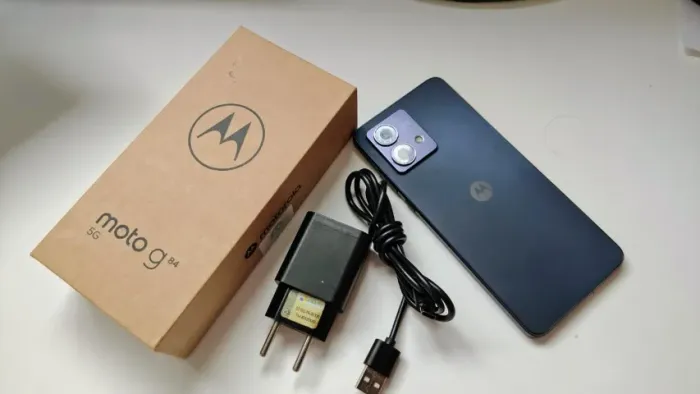 Motorola G84 5G - Excelente Estado - Com Caixa e Carregador