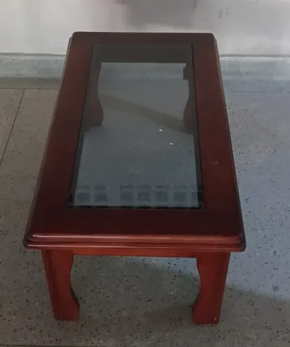 MESA DE CENTRO AMADEIRADA