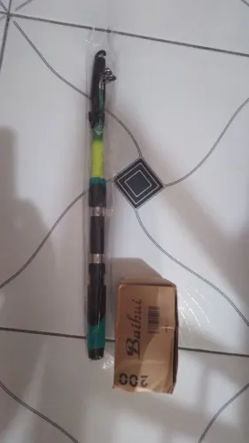 Kit com vara d pesca completo com molinete linha e 15 anzóis 