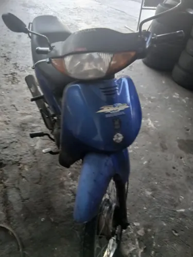 Hond biz 100 es