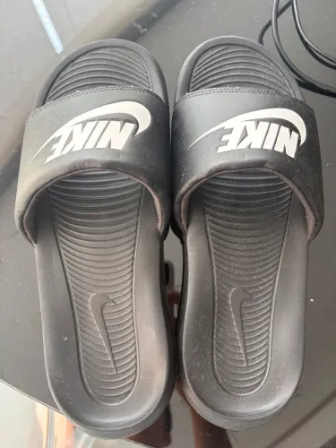 Chinelo Nike número 39,5