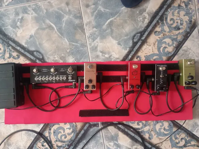 Pedais de guitarra