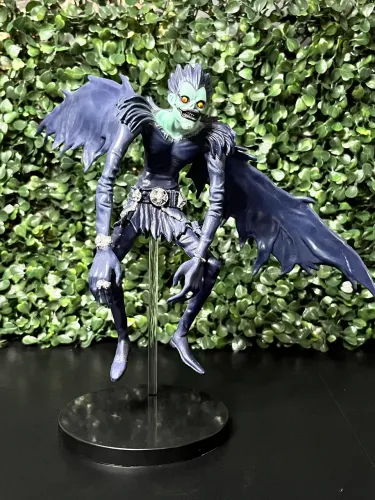 ACTION FIGURE