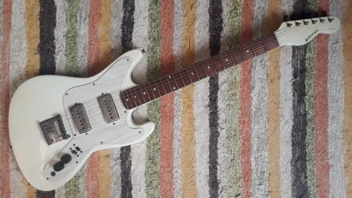 Guitarra Giannini Sonic anos 80 Custom