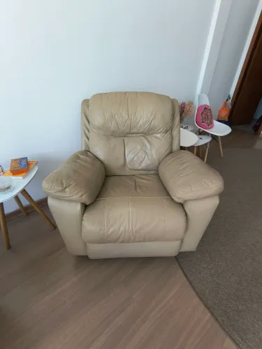 Par de Poltronas Reclináveis Real Wood em couro reconstituído - Vendo Juntas ou Separadas
