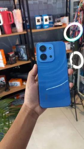Redmi 15c 128 GB semi-novo.