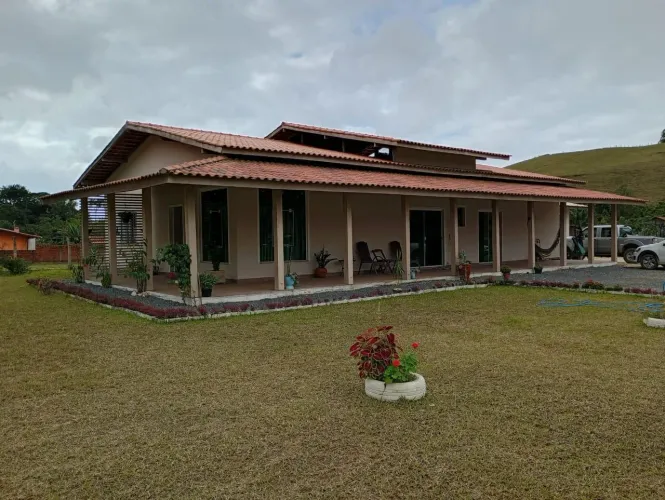Vende-se lindo sitio