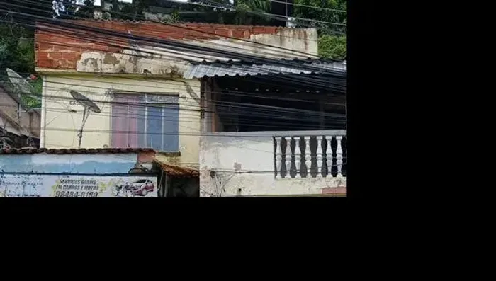 Imóvel com boa estrutura  Casa no Megiolaro, Juiz de Fora - MG, Nº 244, 2 quartos, 50,23m²