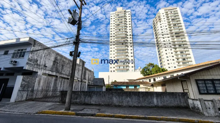 Amplo terreno à venda no bairro Centro em Itajaí