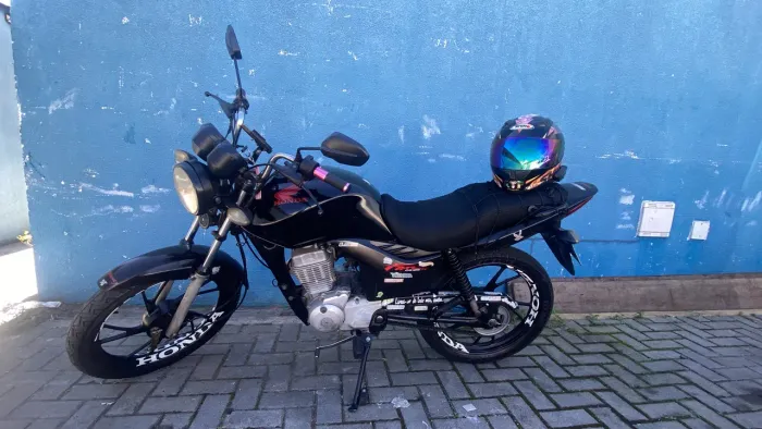 Vendo ou troco por utilitário