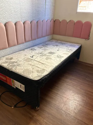 Cama box, sem colchão 