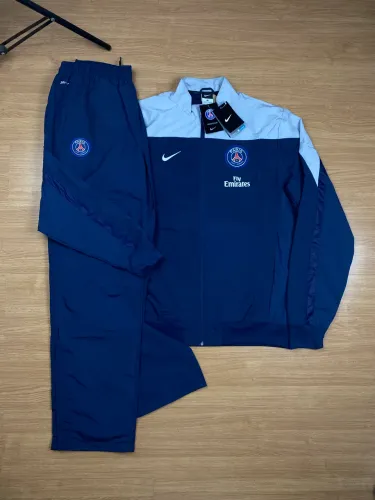 Conjunto raro do PSG na etiqueta desde 2013