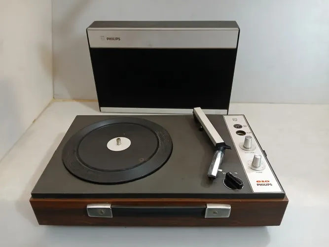 Vitória Toca Discos Philips 610