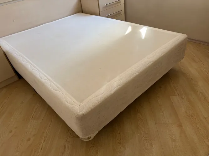 Cama box casal simmons
