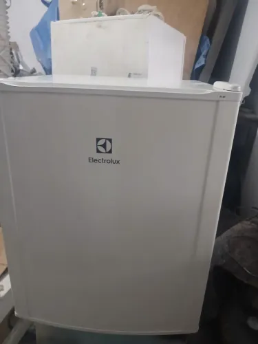 Frigobar Electrolux 80l semi novo entrego grátis local