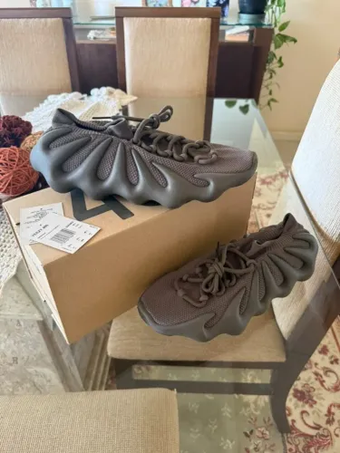 Tênis ADIDAS Yeezy 450 CINDER tamanho 43