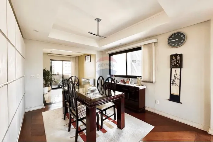 Lindo Apartamento na Aclimação 220m². 3 Dormitórios