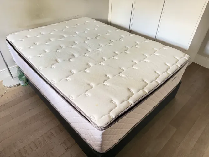 Colchão casal de molas ensacadas com pillow top extra conforto - BF Colchões