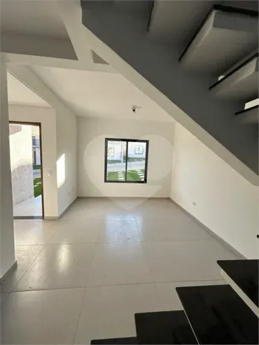 Casa Nova em Condomínio Fechado em São Roque | 3 Dorms (1 Suíte) | Pronto para Morar!