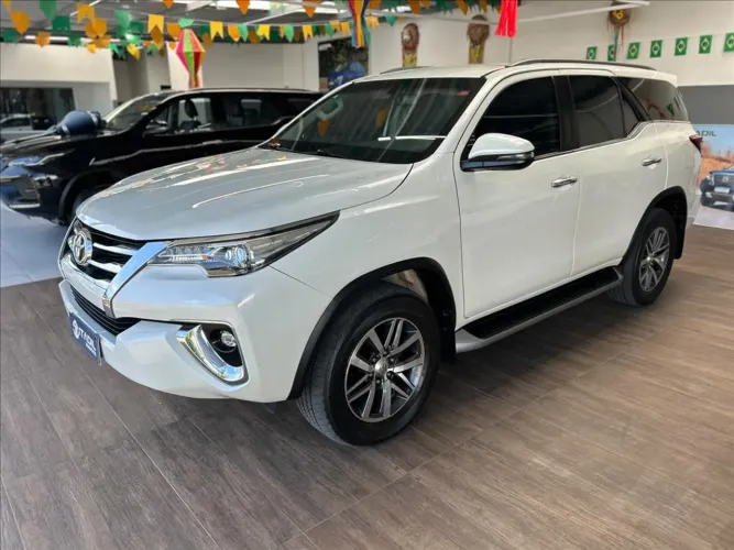Toyota Hilux SW4 4X4 2.8 Diesel 2019