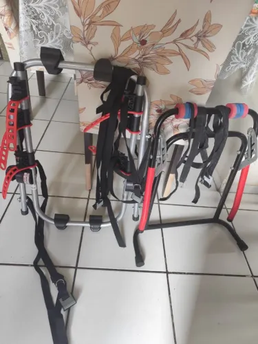 Suportes para bicicletas universais - Duas bicicletas em cada