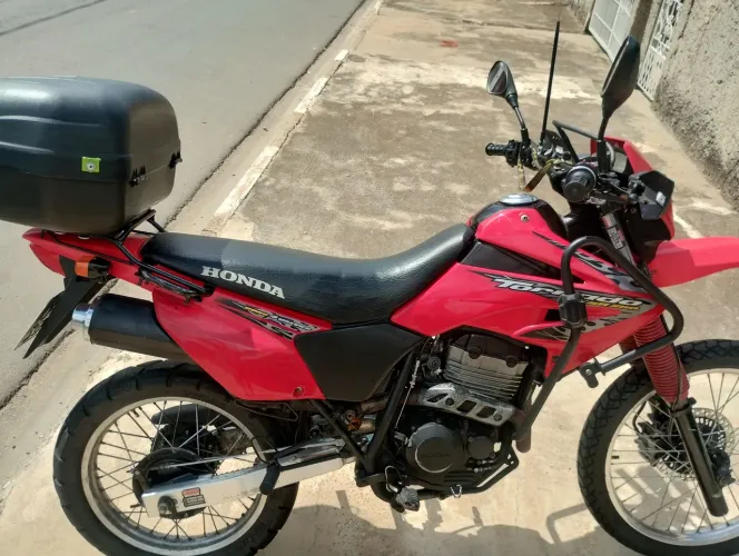Honda Tornado 250 - Econômica e Pronta pra Rodar!