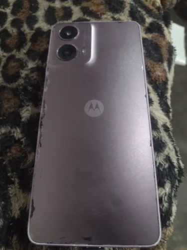 MOTO G24 FICA NA INTERROGAÇÃO, 2 trincos fiozinho E NAO QUER LIGAR ,SO troca a BATERIA OK