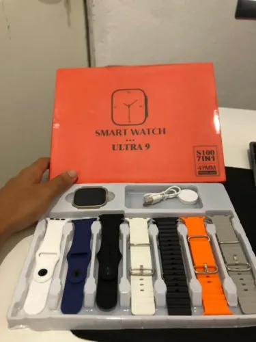 Smartwatch Ultra 7 em 1 Bluetooth com Chamadas + 7 Pulseiras e Android e iOS
