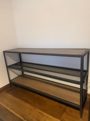 Rack/estante de ferro e madeira 136cm