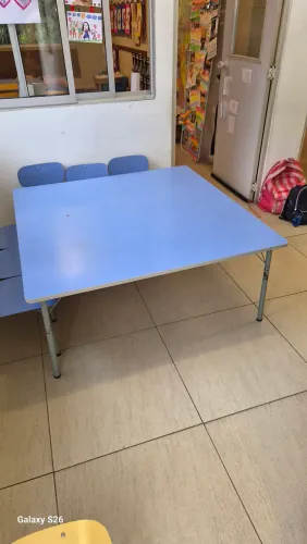 Mesa escolar infantil 