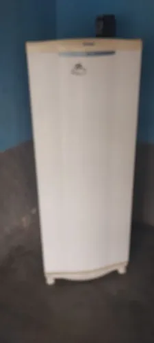 Vendo Geladeira Consul 110 V usada com marcas de uso e com transformador