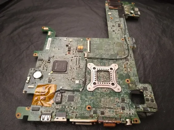 Placa Mãe Notebook Hp Hstnn-q22c. *com Defeito*