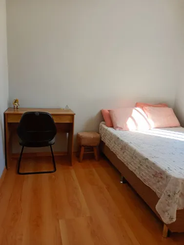 Quarto para mulheres no bairro Campinas - São José 