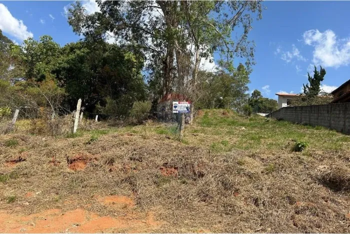 Terreno à venda no Bairro do Uberaba, em Bragança Paulista - SP.