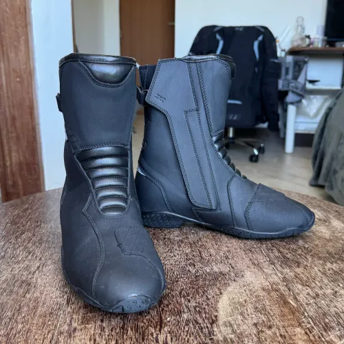 Bota X11 Celeste Cano Médio Feminina Preta Semi Nova