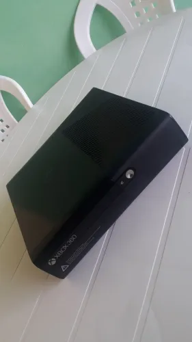 X-Box 360 Super Slim 500 gigas de memória