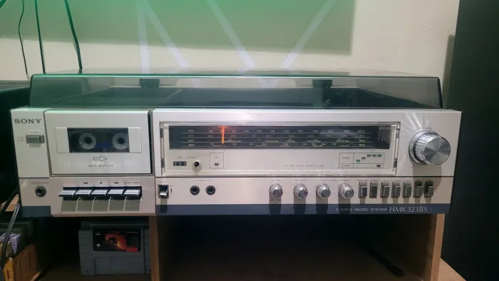 Toca discos Sony HMK323BS