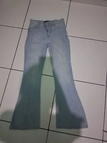 Calça Jeans Flare Feminina | Lavagem Clara | Tam. 38