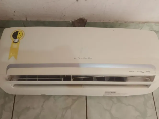 Vende-se ar condicionado.