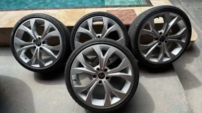 Rodas 225/35 R20