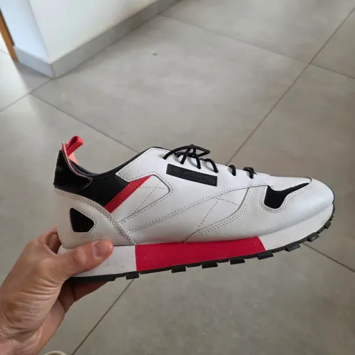 Tenis reebok em couro!