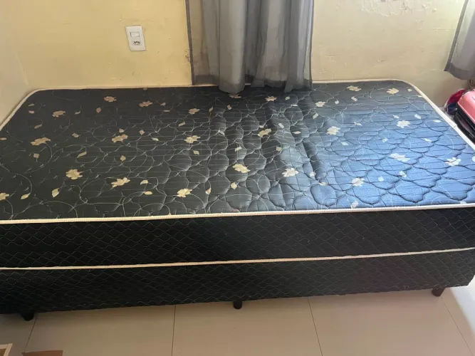 Cama solteirão 